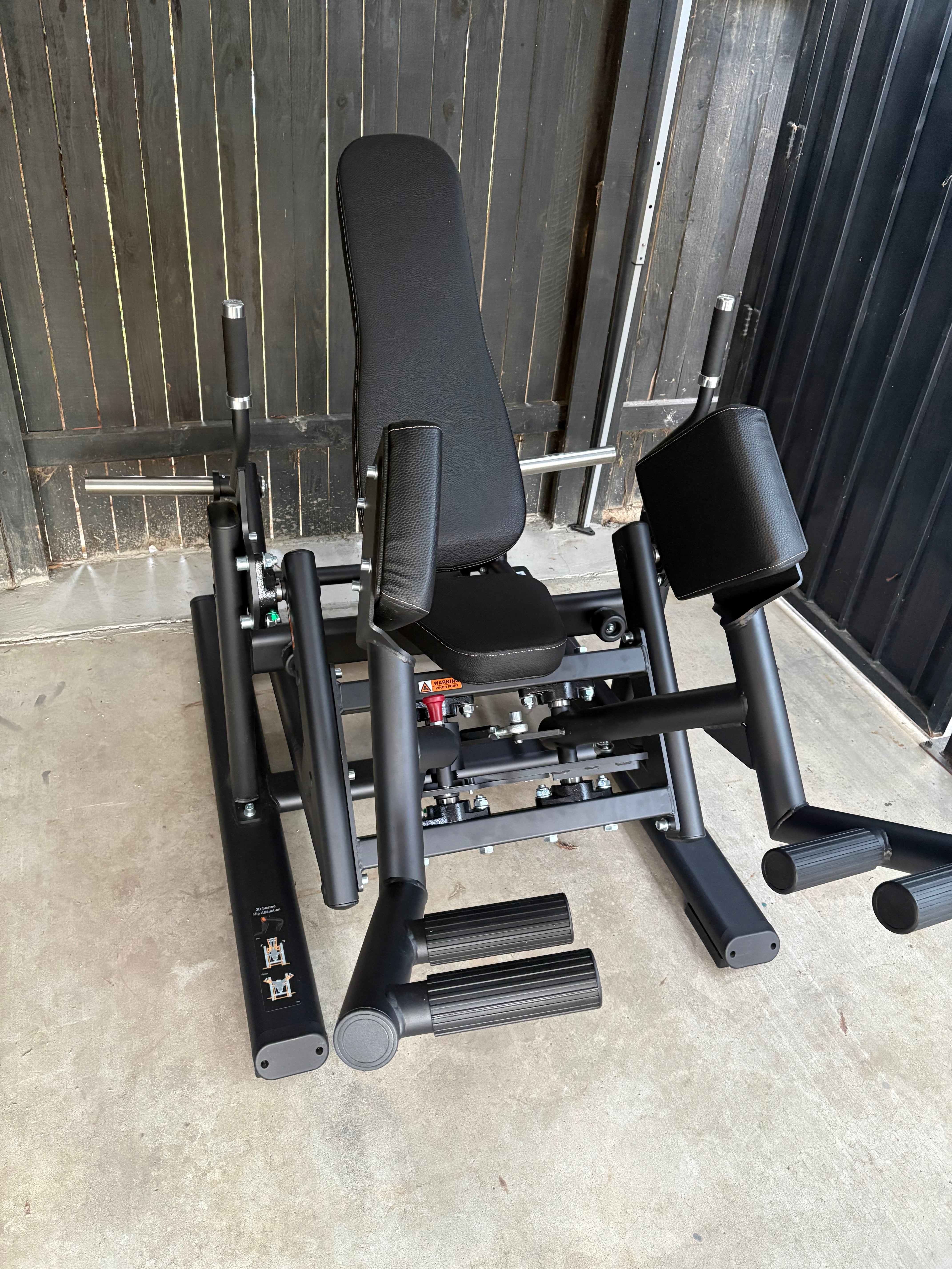 3D Seated Hip Abduction DSH062